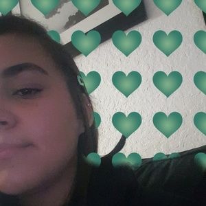 Meet your Posher, Beatriz